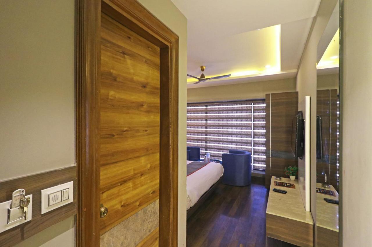 The Ivy Grand Hotel In City Centre With Free Secured Parking New Delhi Eksteriør billede