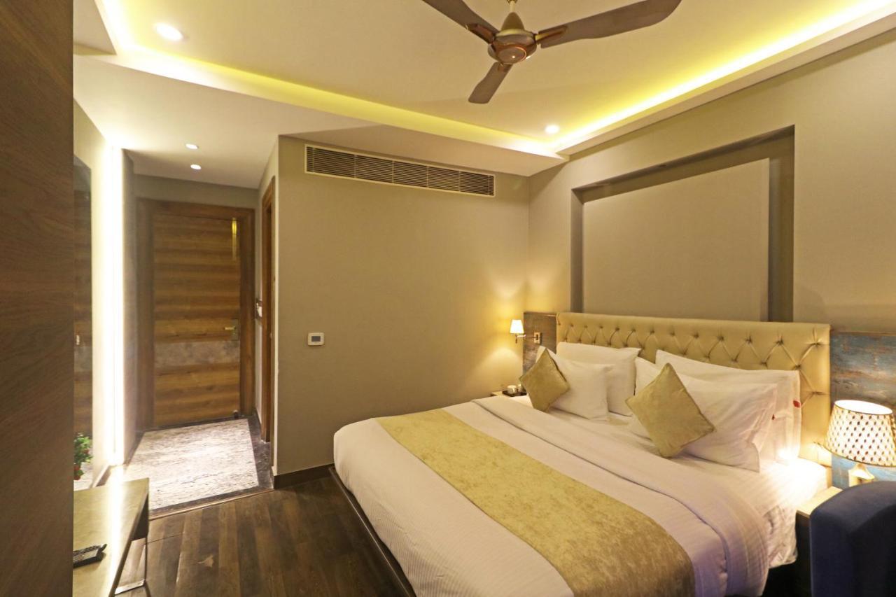 The Ivy Grand Hotel In City Centre With Free Secured Parking New Delhi Eksteriør billede