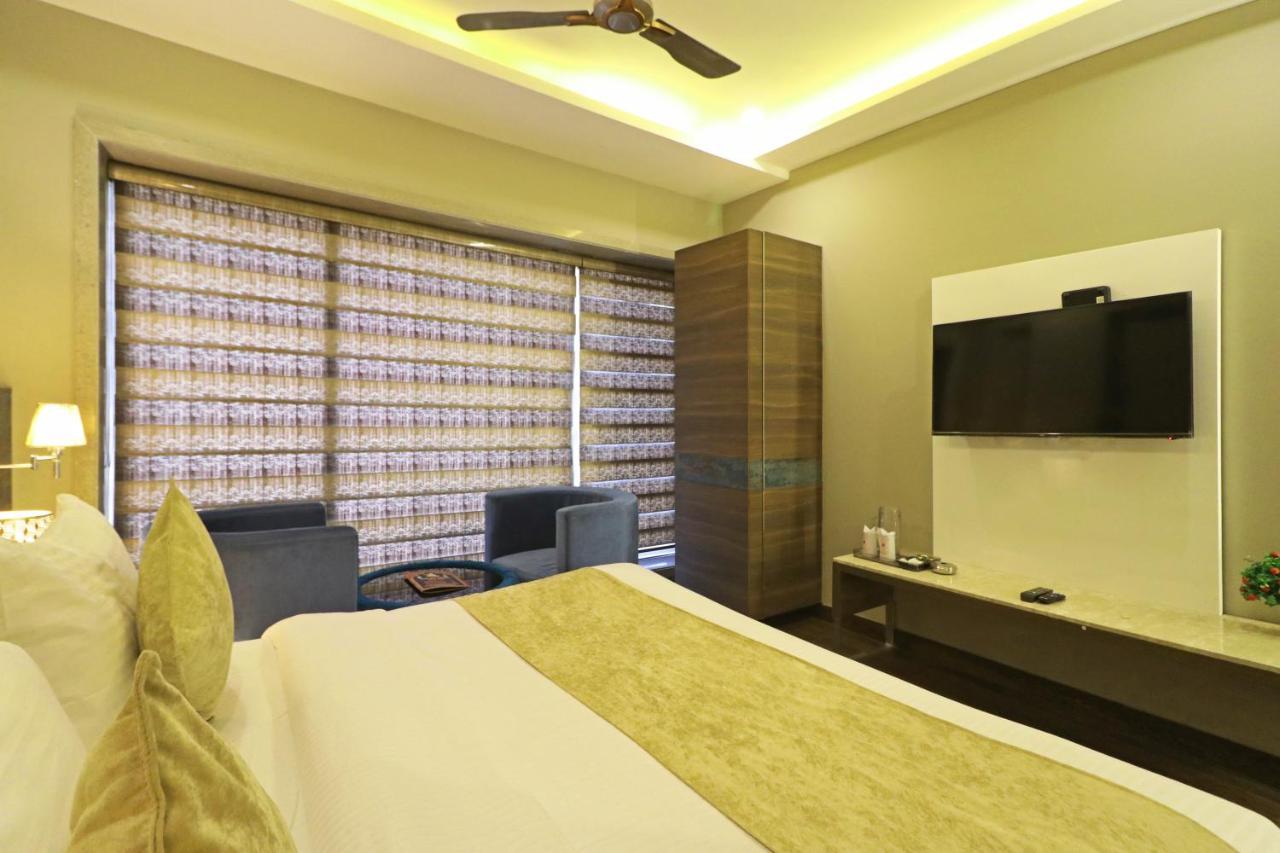 The Ivy Grand Hotel In City Centre With Free Secured Parking New Delhi Eksteriør billede