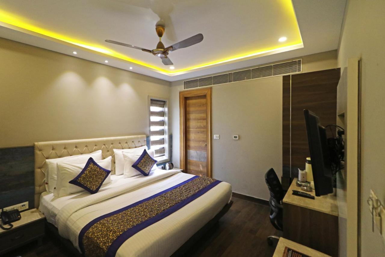The Ivy Grand Hotel In City Centre With Free Secured Parking New Delhi Eksteriør billede