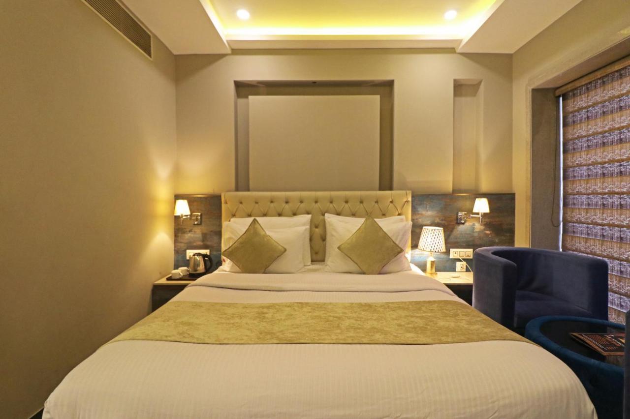 The Ivy Grand Hotel In City Centre With Free Secured Parking New Delhi Eksteriør billede