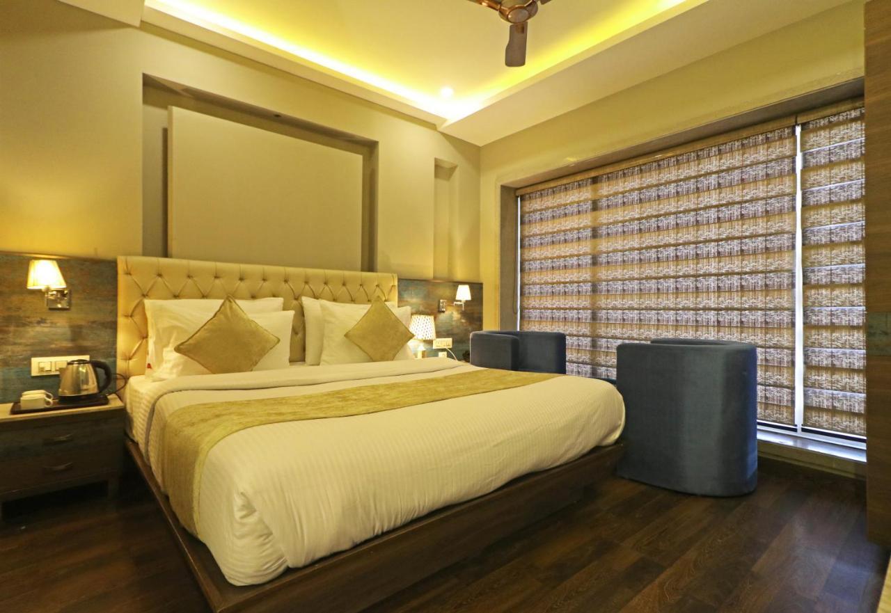 The Ivy Grand Hotel In City Centre With Free Secured Parking New Delhi Eksteriør billede