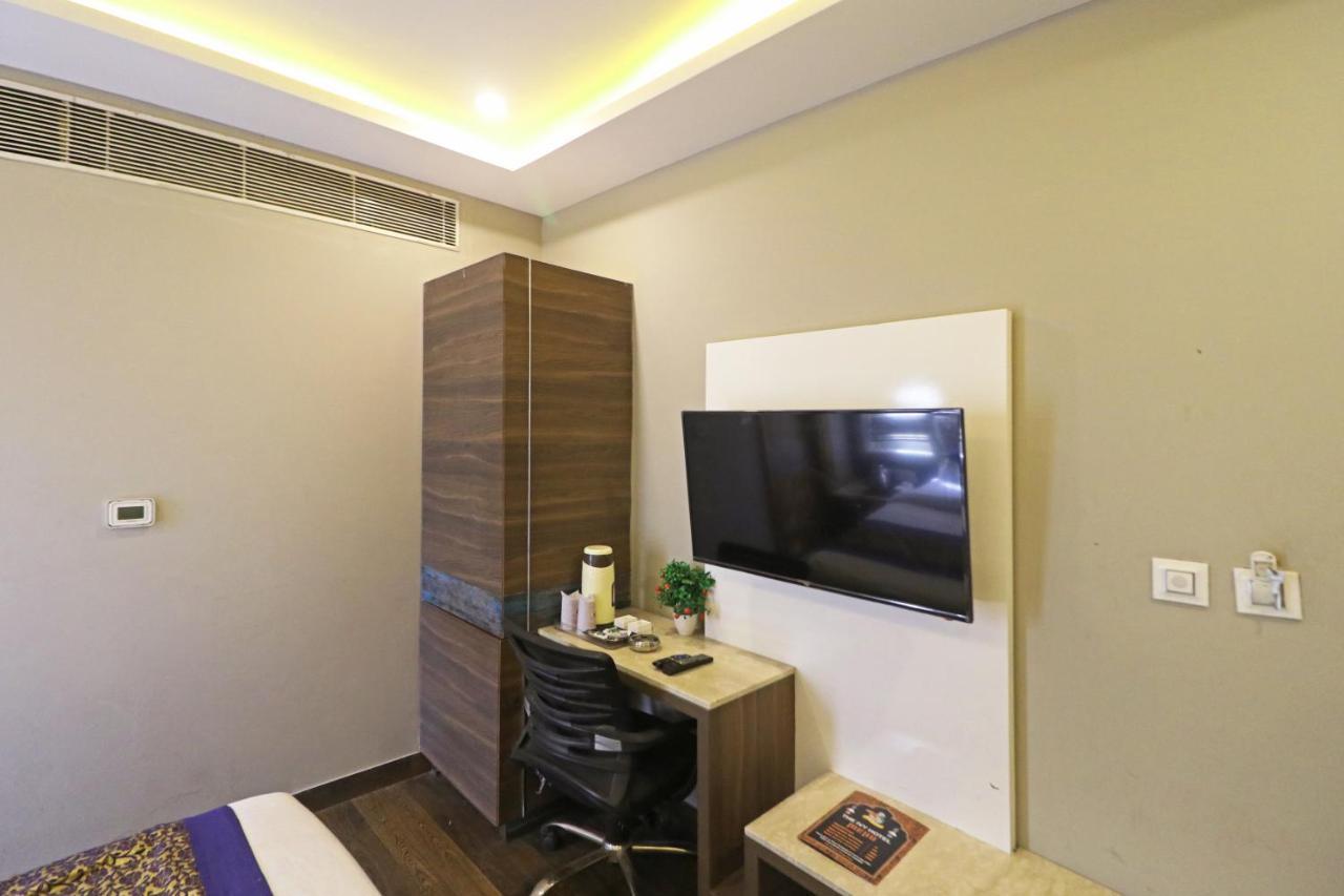 The Ivy Grand Hotel In City Centre With Free Secured Parking New Delhi Eksteriør billede