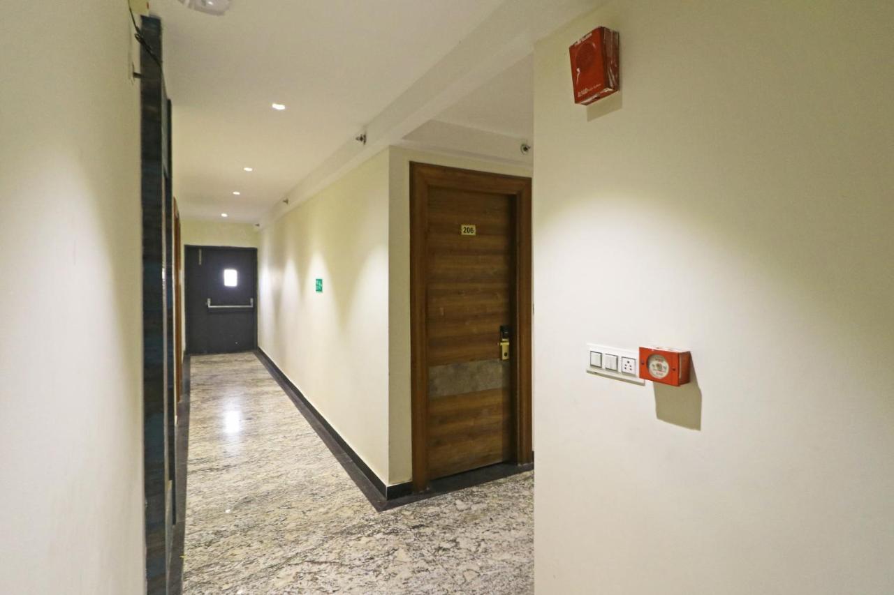 The Ivy Grand Hotel In City Centre With Free Secured Parking New Delhi Eksteriør billede