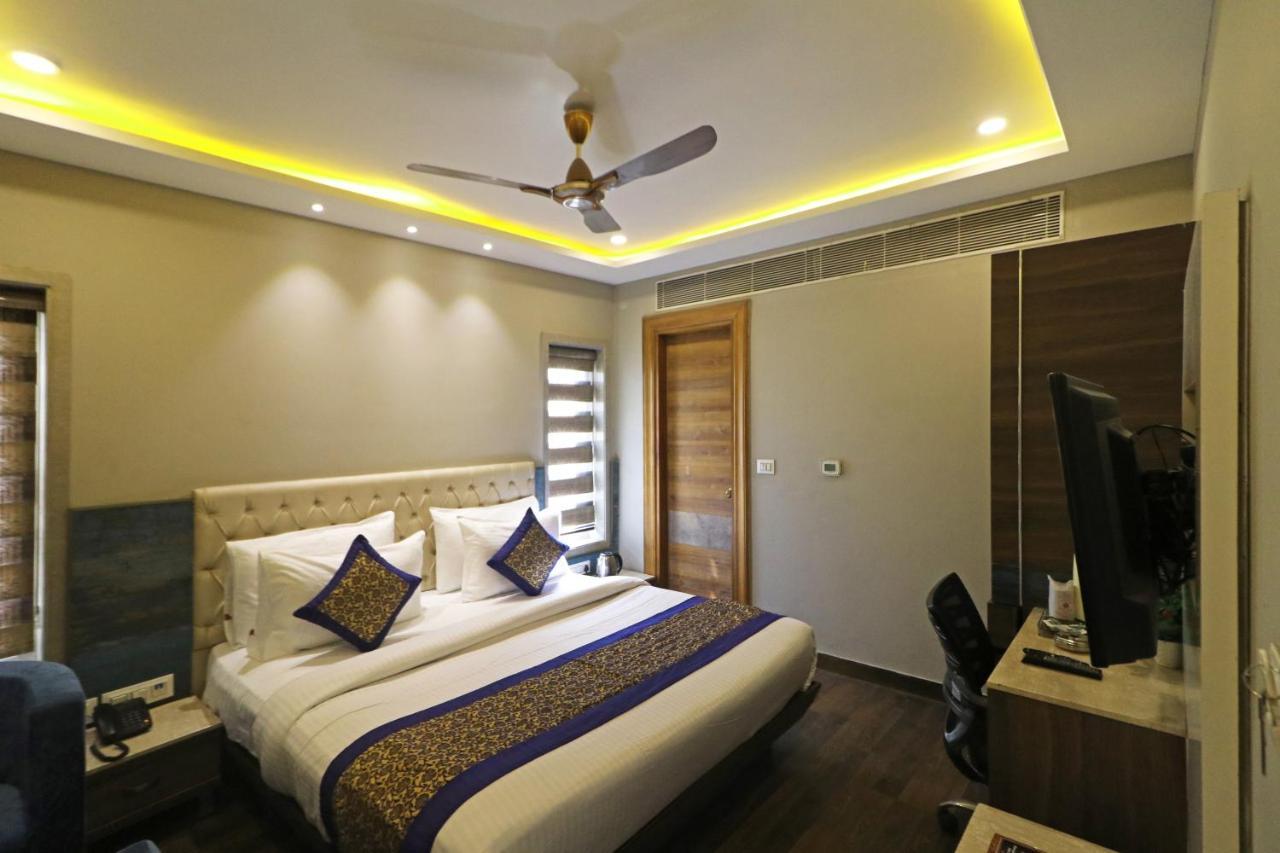 The Ivy Grand Hotel In City Centre With Free Secured Parking New Delhi Eksteriør billede