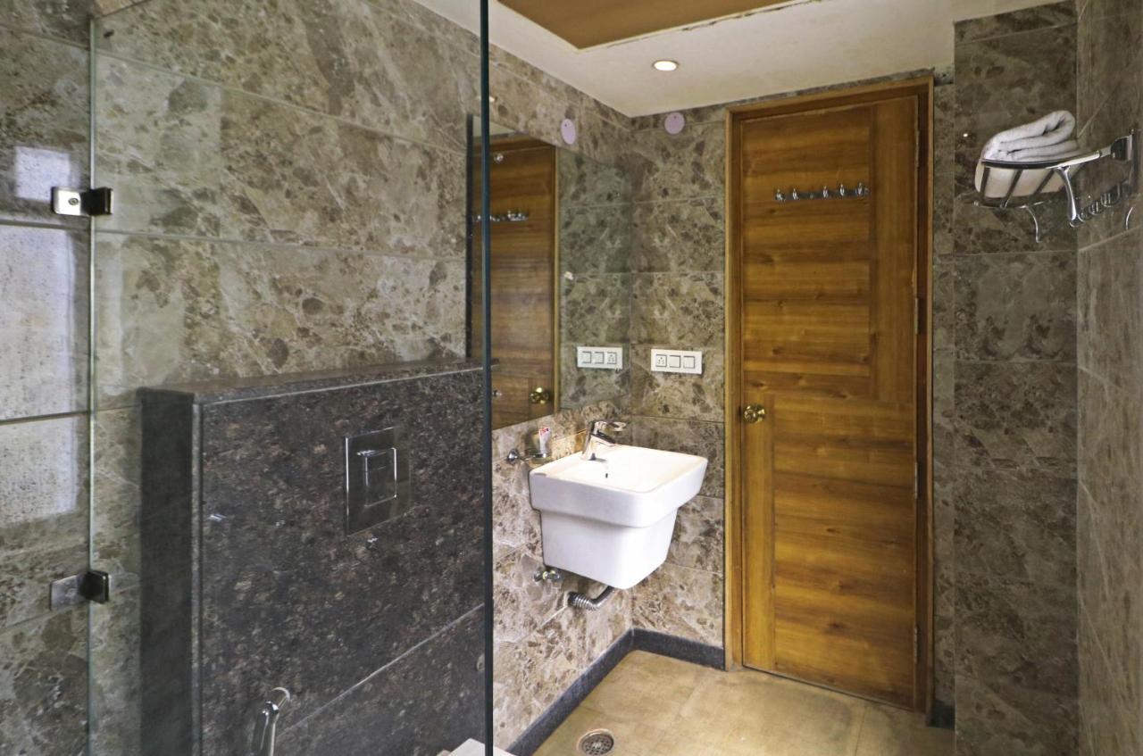 The Ivy Grand Hotel In City Centre With Free Secured Parking New Delhi Eksteriør billede