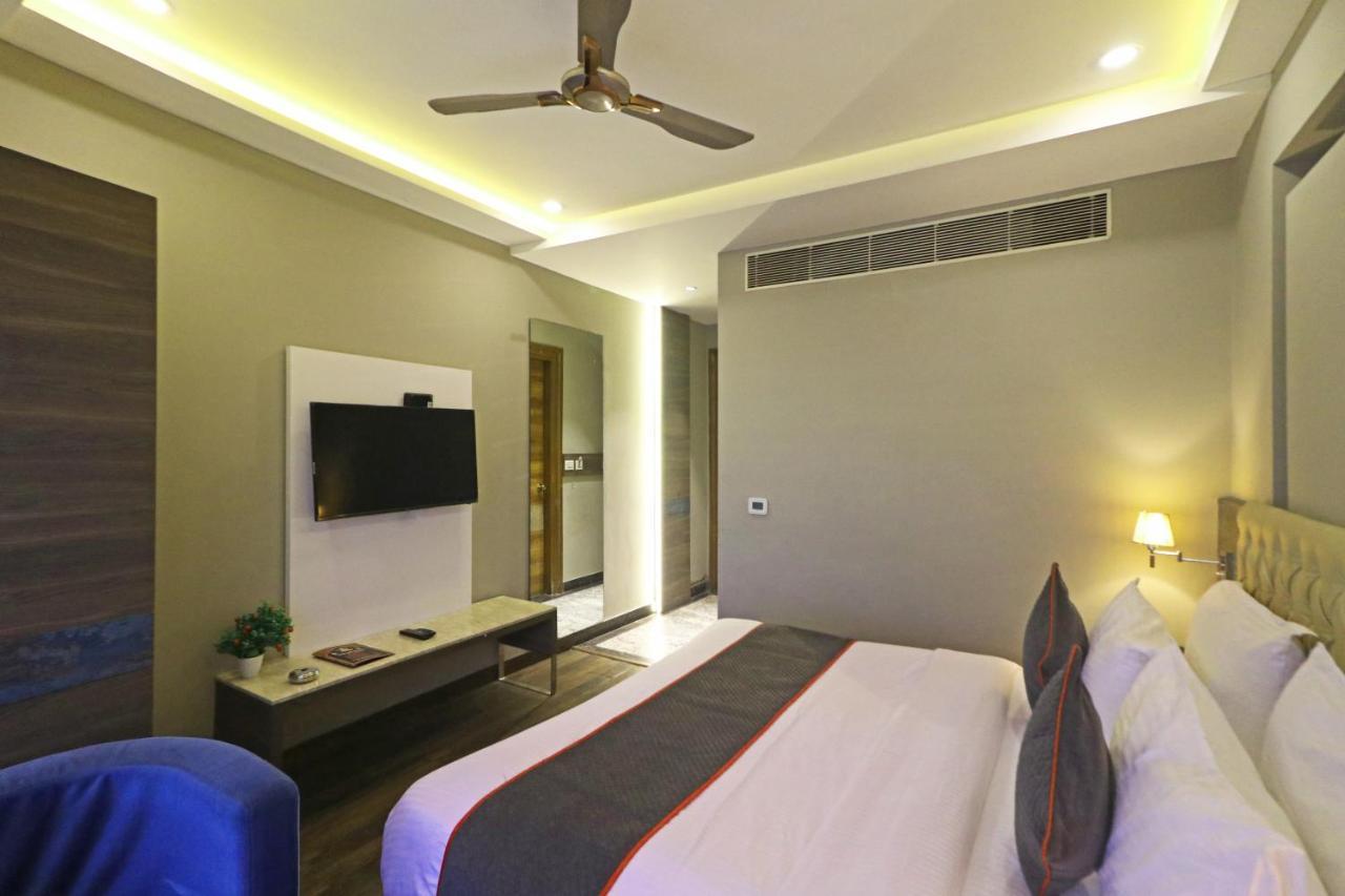The Ivy Grand Hotel In City Centre With Free Secured Parking New Delhi Eksteriør billede