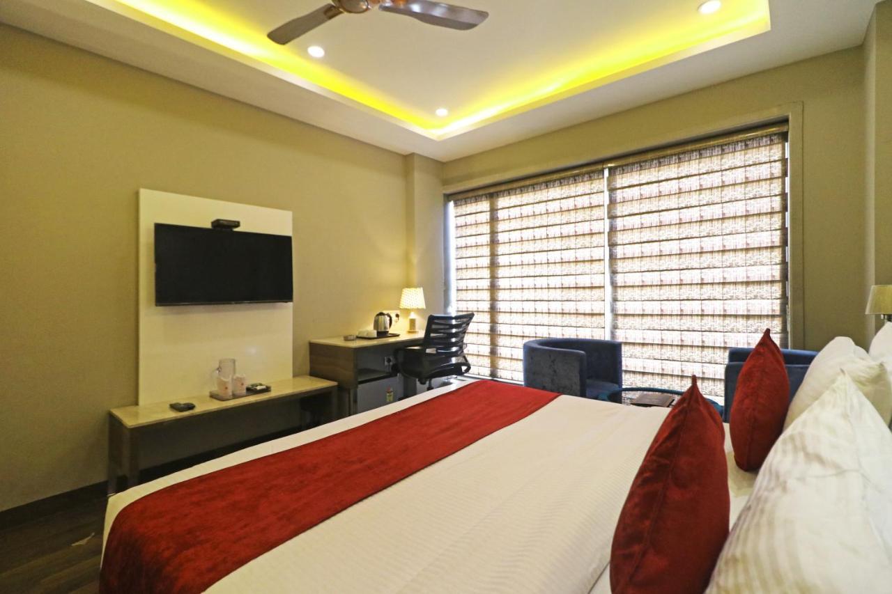 The Ivy Grand Hotel In City Centre With Free Secured Parking New Delhi Eksteriør billede