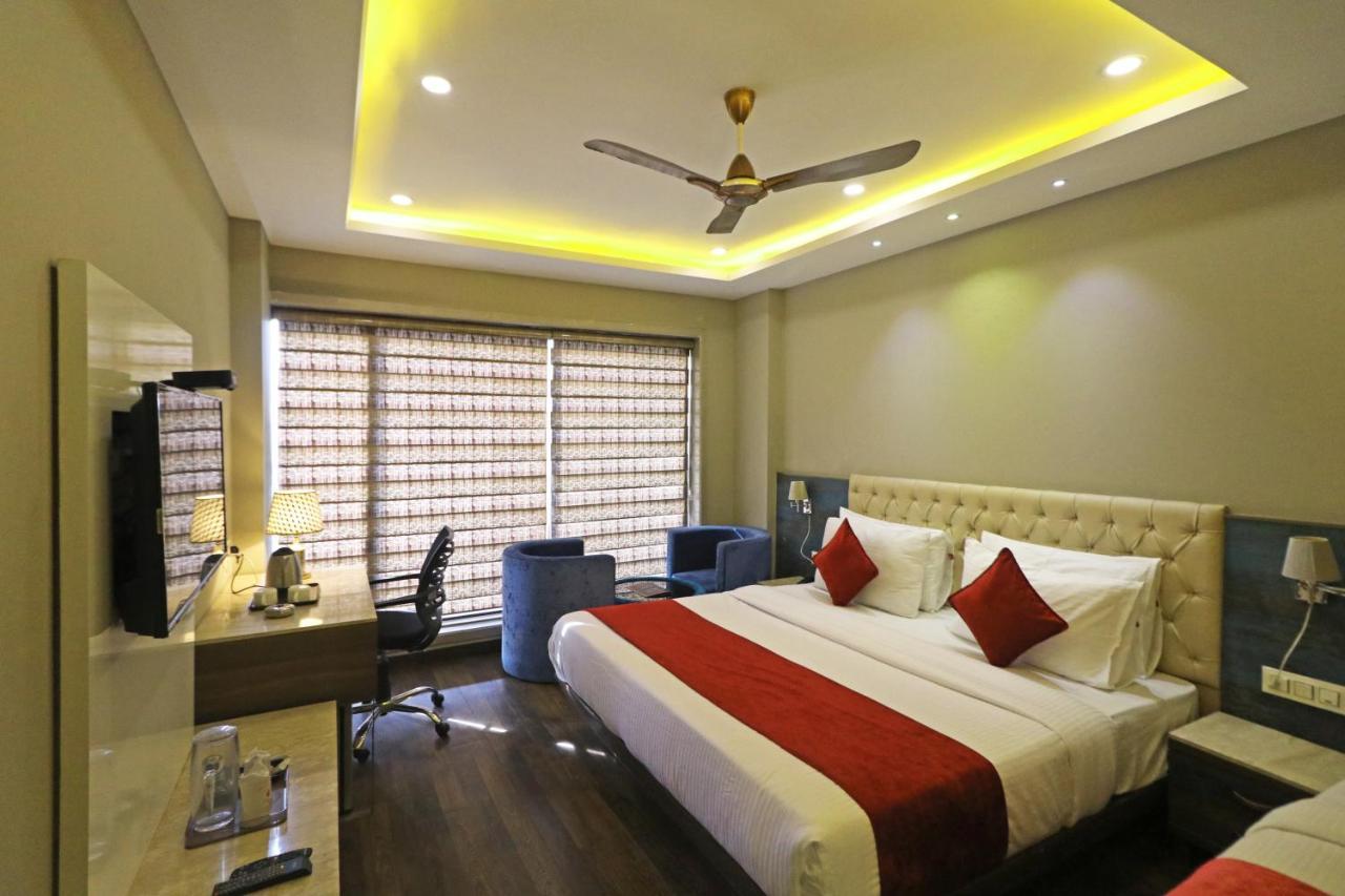 The Ivy Grand Hotel In City Centre With Free Secured Parking New Delhi Eksteriør billede