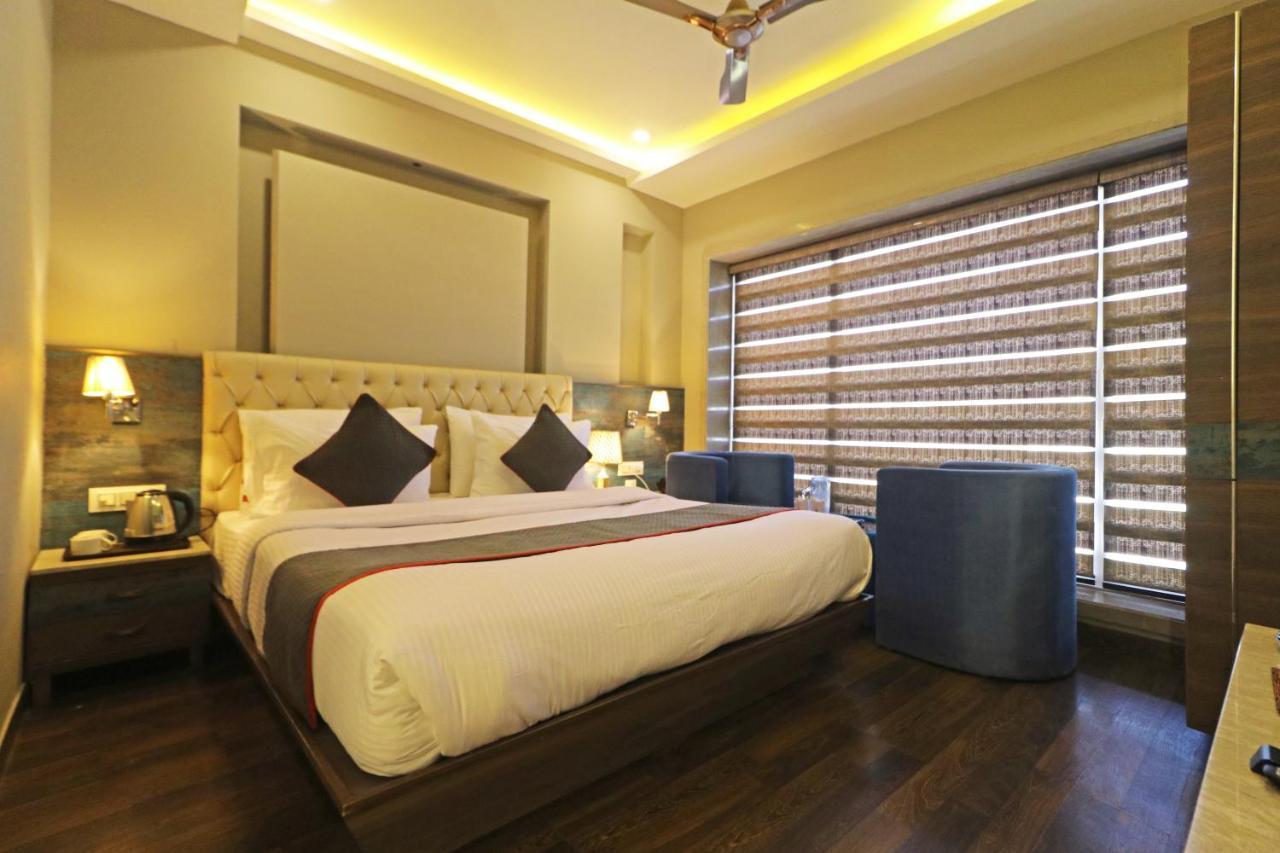 The Ivy Grand Hotel In City Centre With Free Secured Parking New Delhi Eksteriør billede