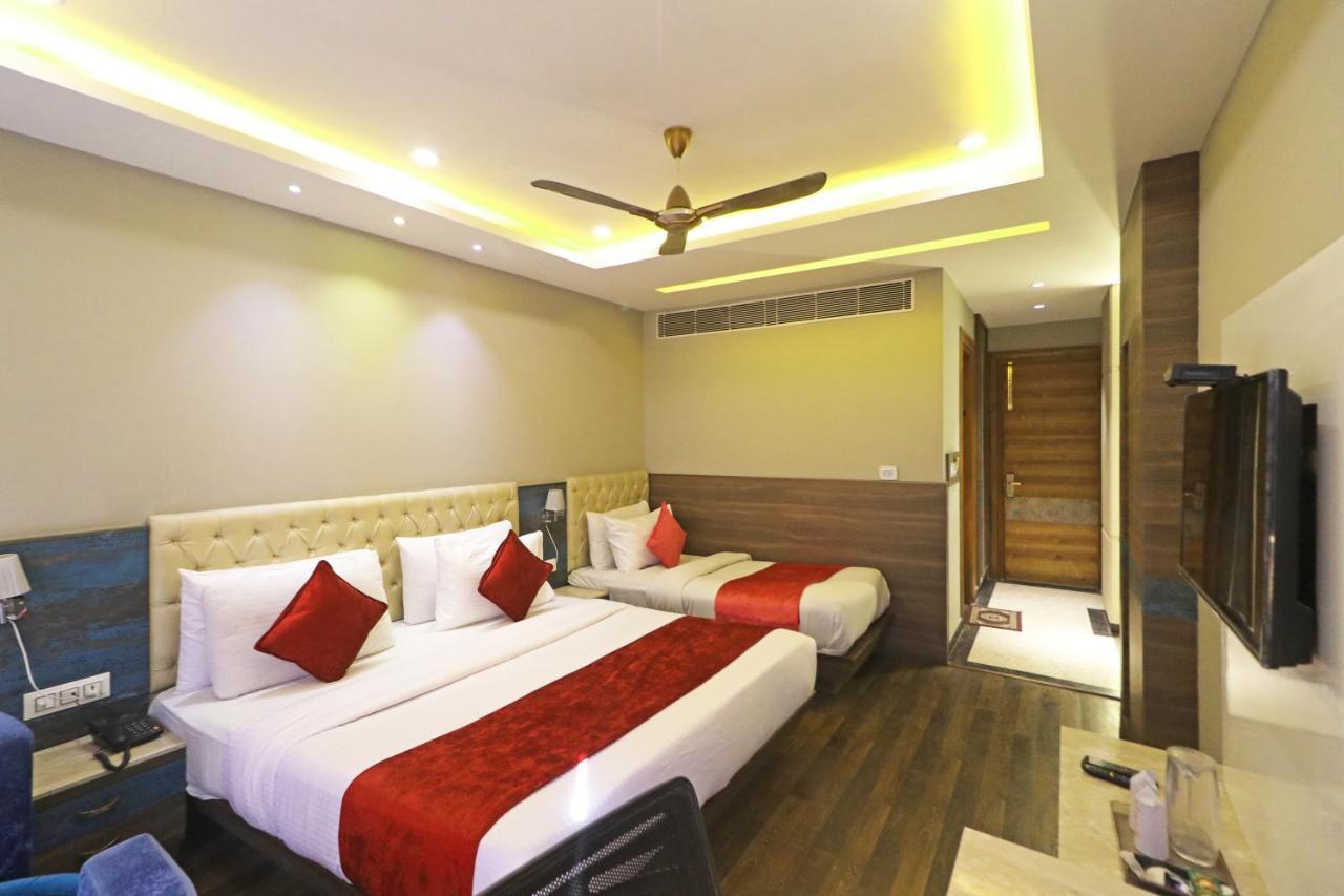 The Ivy Grand Hotel In City Centre With Free Secured Parking New Delhi Eksteriør billede