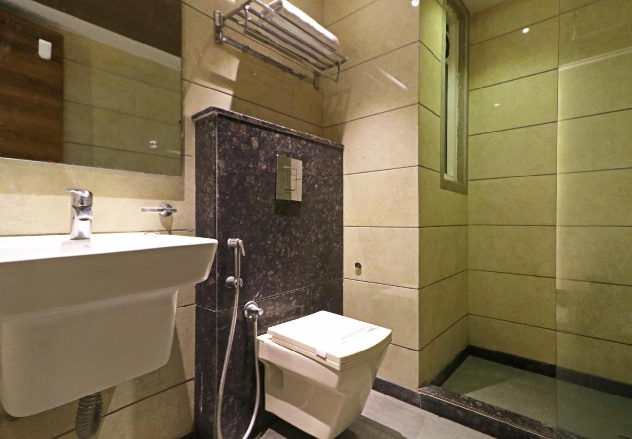 The Ivy Grand Hotel In City Centre With Free Secured Parking New Delhi Eksteriør billede